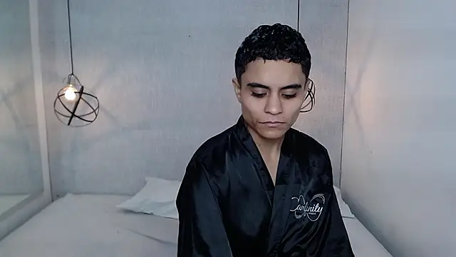 Snapshot of Liiamthompson chatting on March 17, 2025, 11:21 am Liiamthompson online show from March 17, 2025, 11:21 am