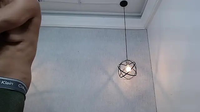 Snapshot of Liiamthompson chatting on March 17, 2025, 8:30 pm Liiamthompson online show from March 17, 2025, 8:30 pm