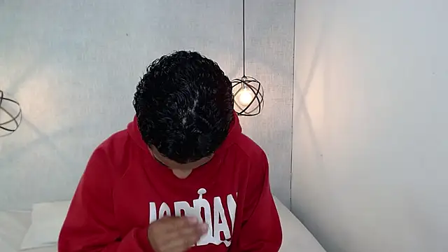 Snapshot of Liiamthompson chatting on March 19, 2025, 11:17 am Liiamthompson online show from March 19, 2025, 11:17 am