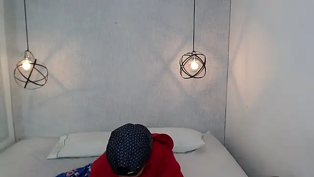 Snapshot of Liiamthompson chatting on March 19, 2025, 8:43 pm Liiamthompson online show from March 19, 2025, 8:43 pm