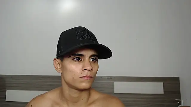 Snapshot of Liiamthompson chatting on September 24, 2025, 8:28 am Liiamthompson online show from September 24, 2025, 8:28 am