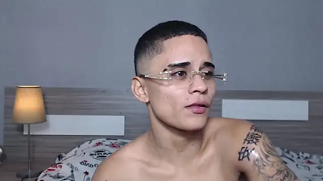 Snapshot of Liiamthompson chatting on October 9, 2025, 10:35 am Liiamthompson online show from October 9, 2025, 10:35 am