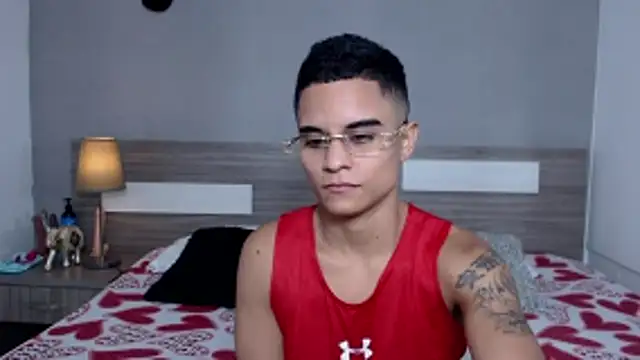 Snapshot of Liiamthompson chatting on October 18, 2025, 8:26 am Liiamthompson online show from October 18, 2025, 8:26 am