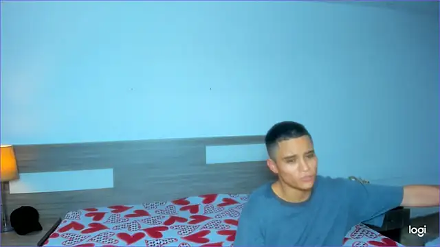 Snapshot of Liiamthompson chatting on October 30, 2025, 7:36 pm Liiamthompson online show from October 30, 2025, 7:36 pm