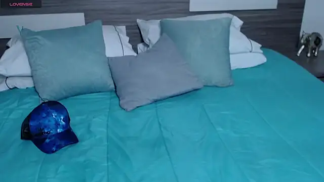 Liiamthompson online show from February 11, 2026, 10:20 am