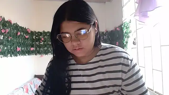 viccky vick online show from April 2, 2026, 1:42 pm