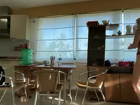 Snapshot of Mermaid-hana chatting on September 28, 2025, 11:37 am Mermaid-hana online show from September 28, 2025, 11:37 am