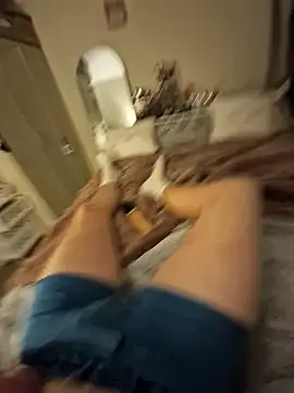 Snapshot of blueeyeblonde33 chatting on February 2, 2025, 7:46 pm blueeyeblonde33 online show from February 2, 2025, 7:46 pm