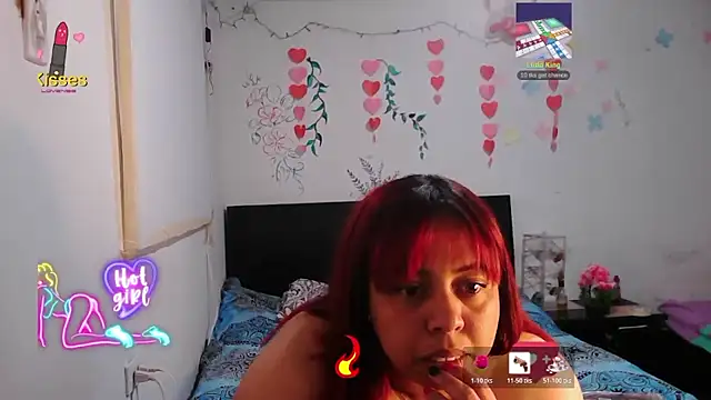 Snapshot of alexandraluv chatting on February 3, 2026, 2:53 am alexandraluv online show from February 3, 2026, 2:53 am