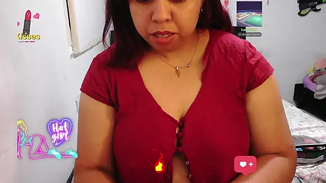 Snapshot of alexandraluv chatting on February 25, 2026, 1:37 am alexandraluv online show from February 25, 2026, 1:37 am