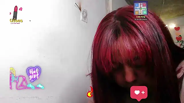 Snapshot of alexandraluv chatting on March 4, 2026, 2:06 am alexandraluv online show from March 4, 2026, 2:06 am