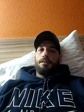Snapshot of enzo4586 chatting on January 29, 2025, 5:13 pm enzo4586 online show from January 29, 2025, 5:13 pm