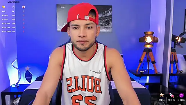 Snapshot of Max_Conor1 chatting on October 10, 2025, 12:15 pm Max Conor1 online show from October 10, 2025, 12:15 pm