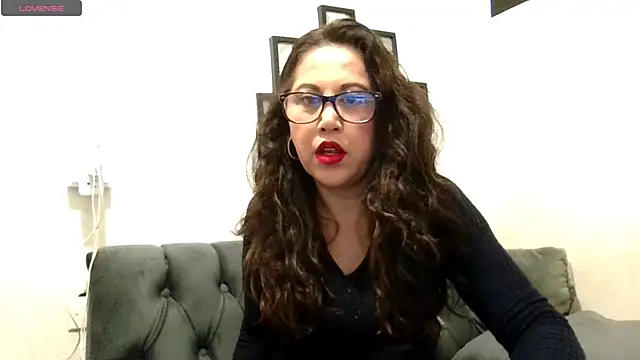 MirandaLatinaLovely online show from February 7, 2026, 6:22 pm