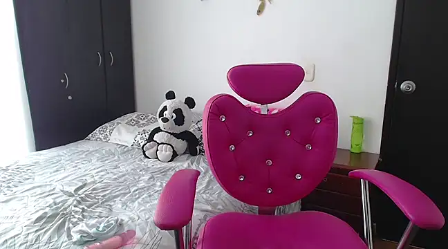 Snapshot of BeautifullPrinsesse chatting on March 5, 2025, 5:39 pm BeautifullPrinsesse online show from March 5, 2025, 5:39 pm