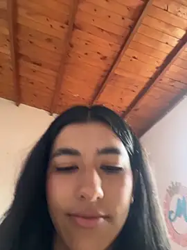 eva roseee online show from April 13, 2026, 4:23 pm