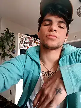 Snapshot of Elperlozo10 chatting on February 6, 2025, 10:10 pm Elperlozo10 online show from February 6, 2025, 10:10 pm