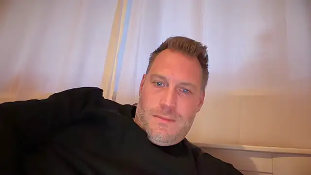 Christian87xxx online show from November 6, 2025, 3:46 pm