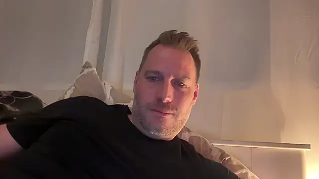 Christian87xxx online show from November 13, 2025, 5:01 pm