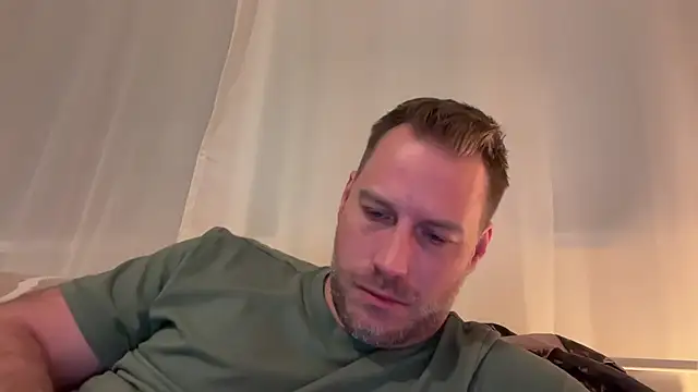 Christian87xxx online show from December 3, 2025, 5:22 pm