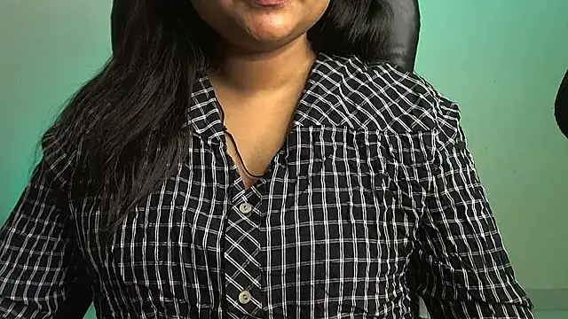 Snapshot of Kannu- chatting on October 9, 2025, 5:05 am Kannu- online show from October 9, 2025, 5:05 am