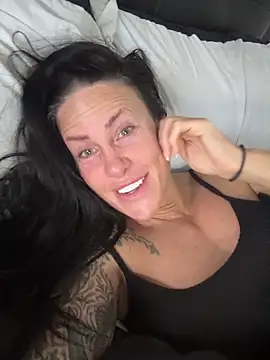 Snapshot of goddess-harper chatting on February 9, 2026, 9:46 am goddess-harper online show from February 9, 2026, 9:46 am