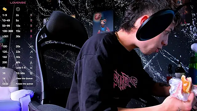 Snapshot of marcuscollins1_ chatting on February 10, 2025, 1:33 pm marcuscollins1 online show from February 10, 2025, 1:33 pm