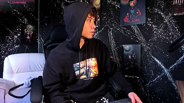 Snapshot of marcuscollins1_ chatting on February 25, 2025, 1:39 pm marcuscollins1 online show from February 25, 2025, 1:39 pm