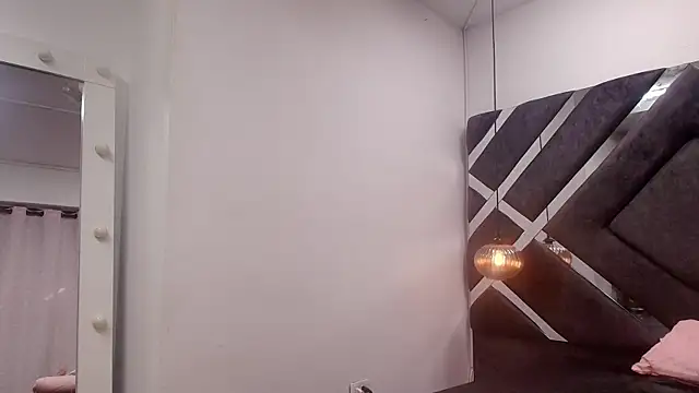 Snapshot of sara_lopee1 chatting on September 30, 2025, 11:59 am sara lopee1 online show from September 30, 2025, 11:59 am