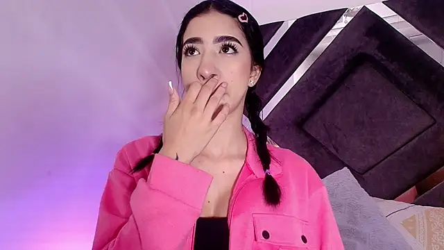 Snapshot of sara_lopee1 chatting on October 30, 2025, 11:55 am sara lopee1 online show from October 30, 2025, 11:55 am