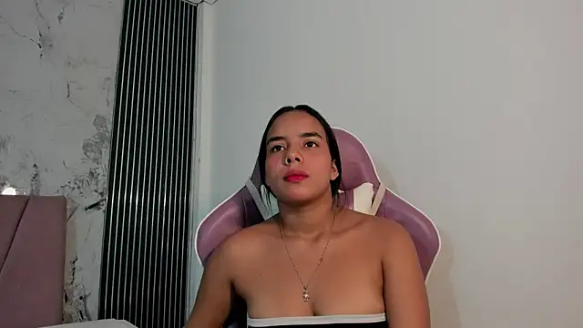 Roxy Stonee online show from April 12, 2026, 12:21 pm