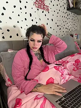 tempzzz12 online show from May 15, 2026, 7:15 am