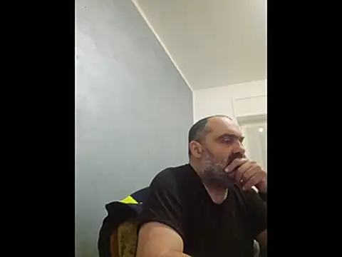 fuocovivo4 online show from April 3, 2026, 5:11 pm