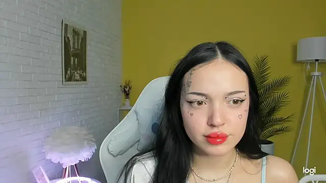 Snapshot of LorettaBigge chatting on January 30, 2025, 12:59 pm LorettaBigge online show from January 30, 2025, 12:59 pm