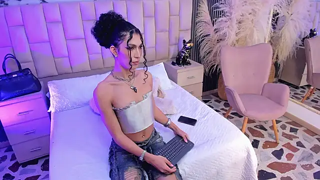 allicemackenzie online show from February 21, 2026, 1:06 am