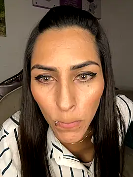 Sofiadelacruz online show from October 3, 2025, 10:29 pm