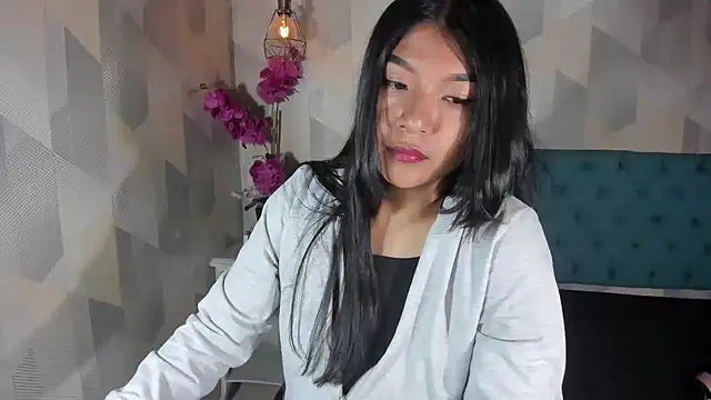 Snapshot of ScarletKray chatting on September 29, 2025, 2:49 am ScarletKray online show from September 29, 2025, 2:49 am