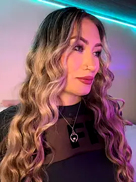 Lally Valencia   online show from September 18, 2025, 7:54 am