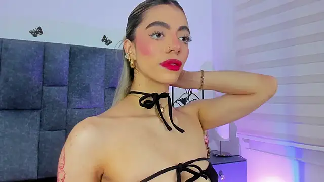 Snapshot of Violetta_Ficher chatting on March 4, 2026, 2:17 am Violetta Ficher online show from March 4, 2026, 2:17 am