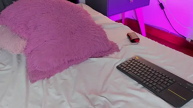 Snapshot of Violetta_Ficher chatting on March 19, 2026, 2:48 am Violetta Ficher online show from March 19, 2026, 2:48 am