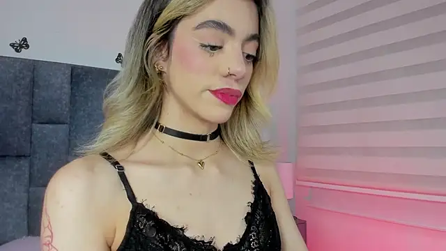 Snapshot of Violetta_Ficher chatting on March 23, 2026, 2:26 am Violetta Ficher online show from March 23, 2026, 2:26 am