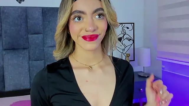 Snapshot of Violetta_Ficher chatting on March 24, 2026, 2:16 am Violetta Ficher online show from March 24, 2026, 2:16 am