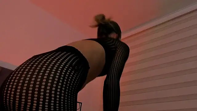 Snapshot of Violetta_Ficher chatting on March 31, 2026, 2:24 am Violetta Ficher online show from March 31, 2026, 2:24 am