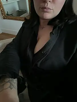 Snapshot of Orgasmille chatting on April 5, 2026, 6:05 pm Orgasmille online show from April 5, 2026, 6:05 pm