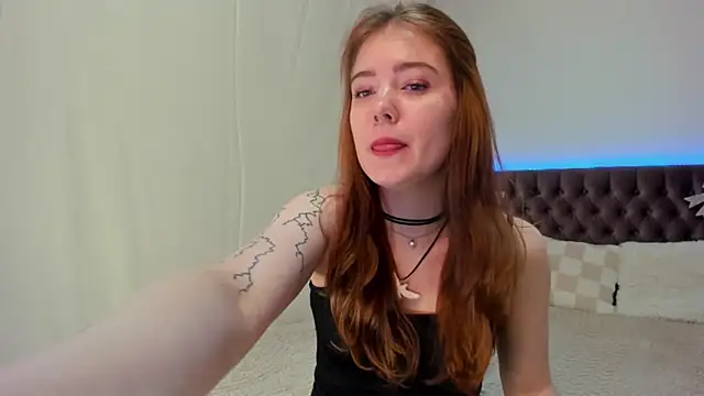 Snapshot of Ella_Mayers chatting on March 9, 2025, 9:25 pm Ella Mayers online show from March 9, 2025, 9:25 pm