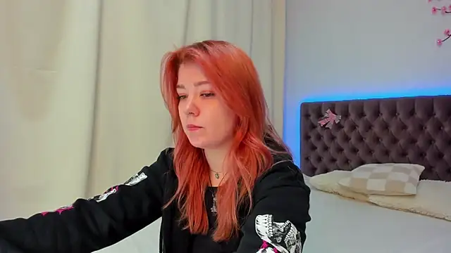 Snapshot of Ella_Mayers chatting on October 15, 2025, 12:27 pm Ella Mayers online show from October 15, 2025, 12:27 pm