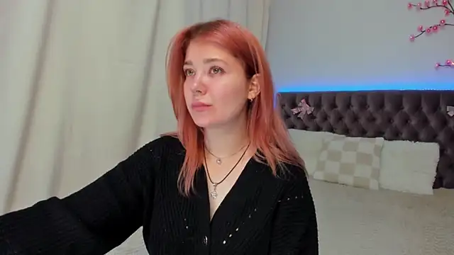 Snapshot of Ella_Mayers chatting on October 18, 2025, 12:28 pm Ella Mayers online show from October 18, 2025, 12:28 pm