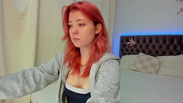 Snapshot of Ella_Mayers chatting on October 24, 2025, 12:23 pm Ella Mayers online show from October 24, 2025, 12:23 pm