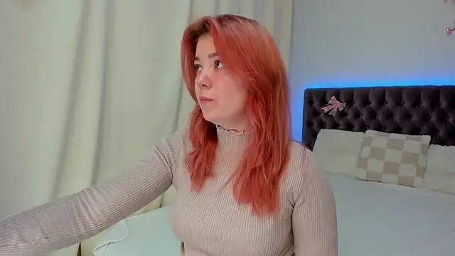 Snapshot of Ella_Mayers chatting on November 6, 2025, 1:23 pm Ella Mayers online show from November 6, 2025, 1:23 pm