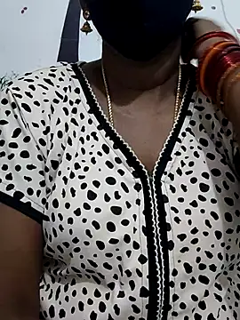 Snapshot of Tamil_Meera12 chatting on October 8, 2025, 11:30 am Tamil Meera12 online show from October 8, 2025, 11:30 am